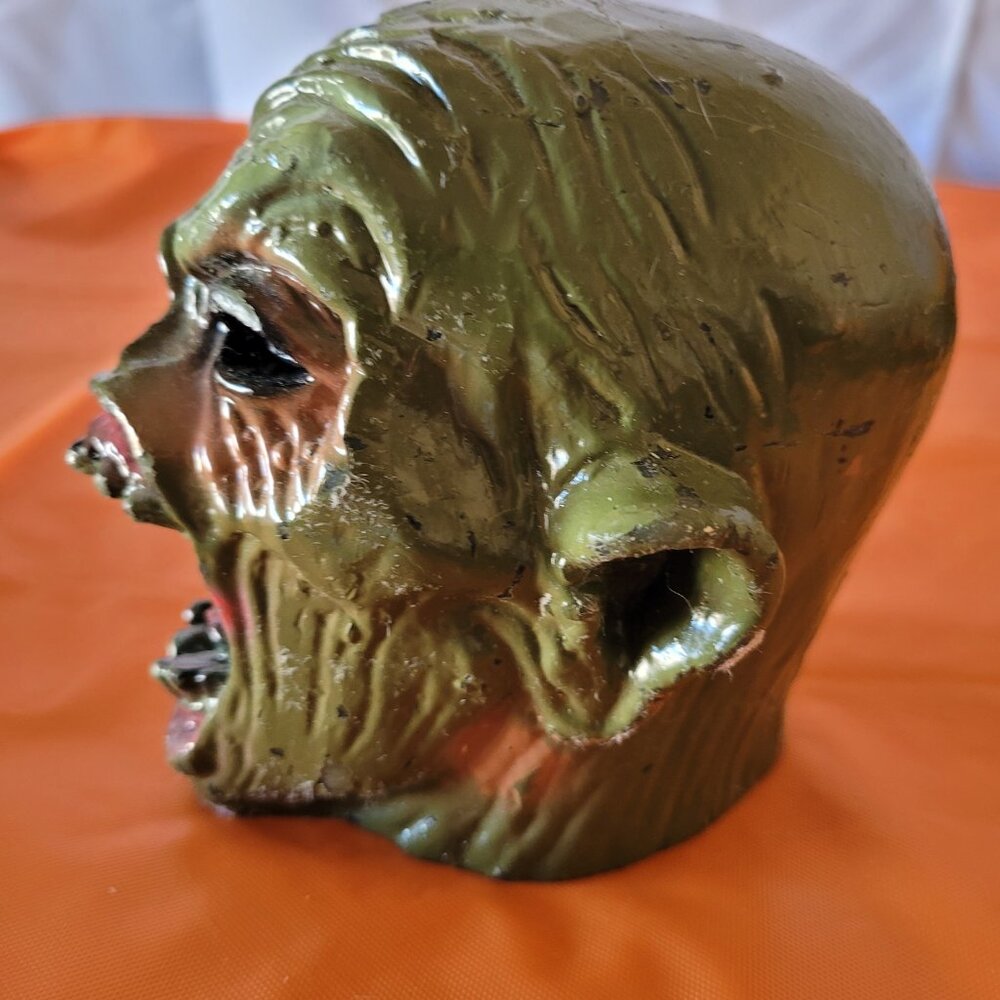 Fun World Gory Oozing Zombie Head Halloween Candle Unlit - Picture 2 of 4